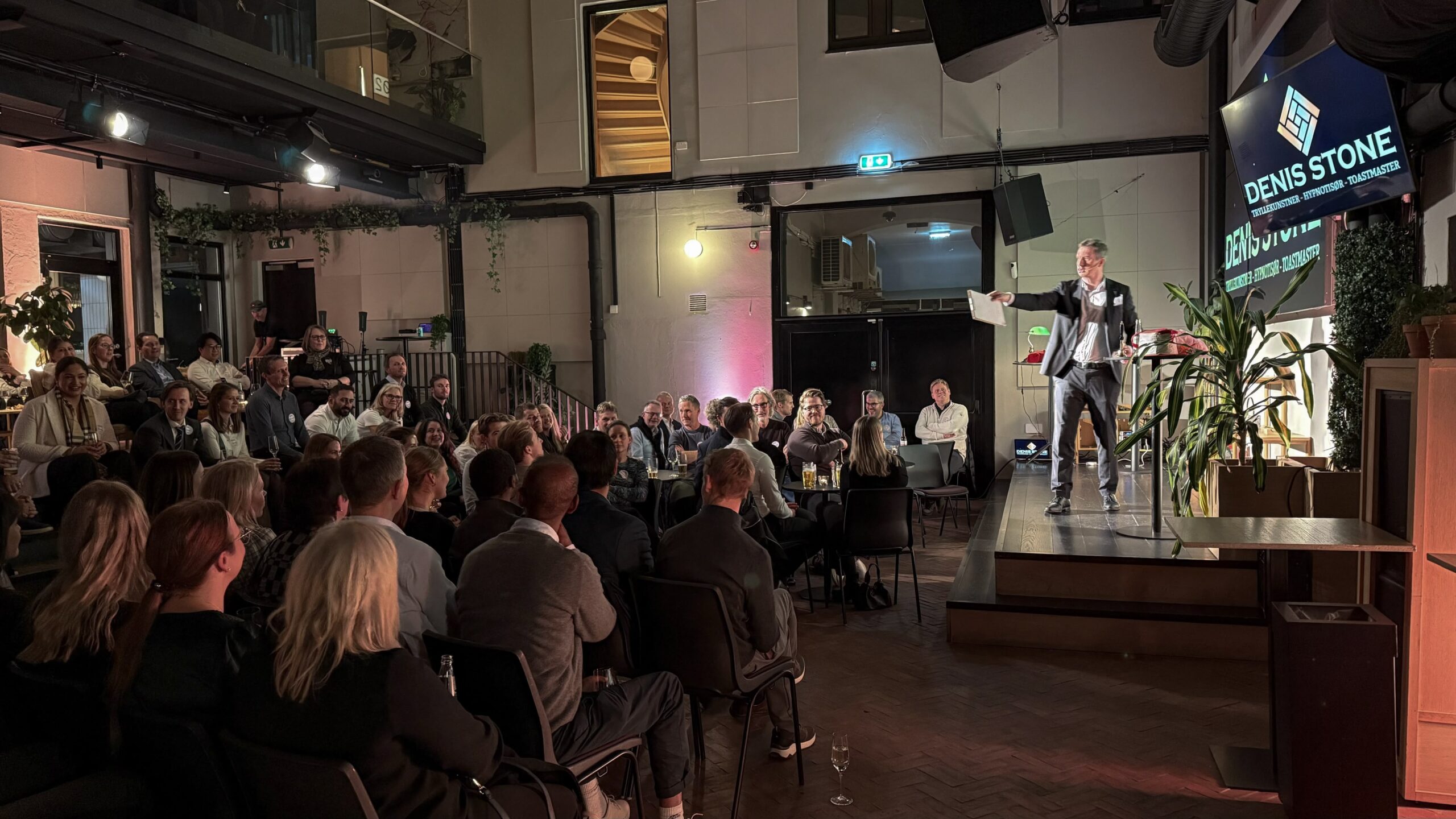 Den perfekte kickoff-foredragsholderen: Denis Stone inspirerer og engasjerer